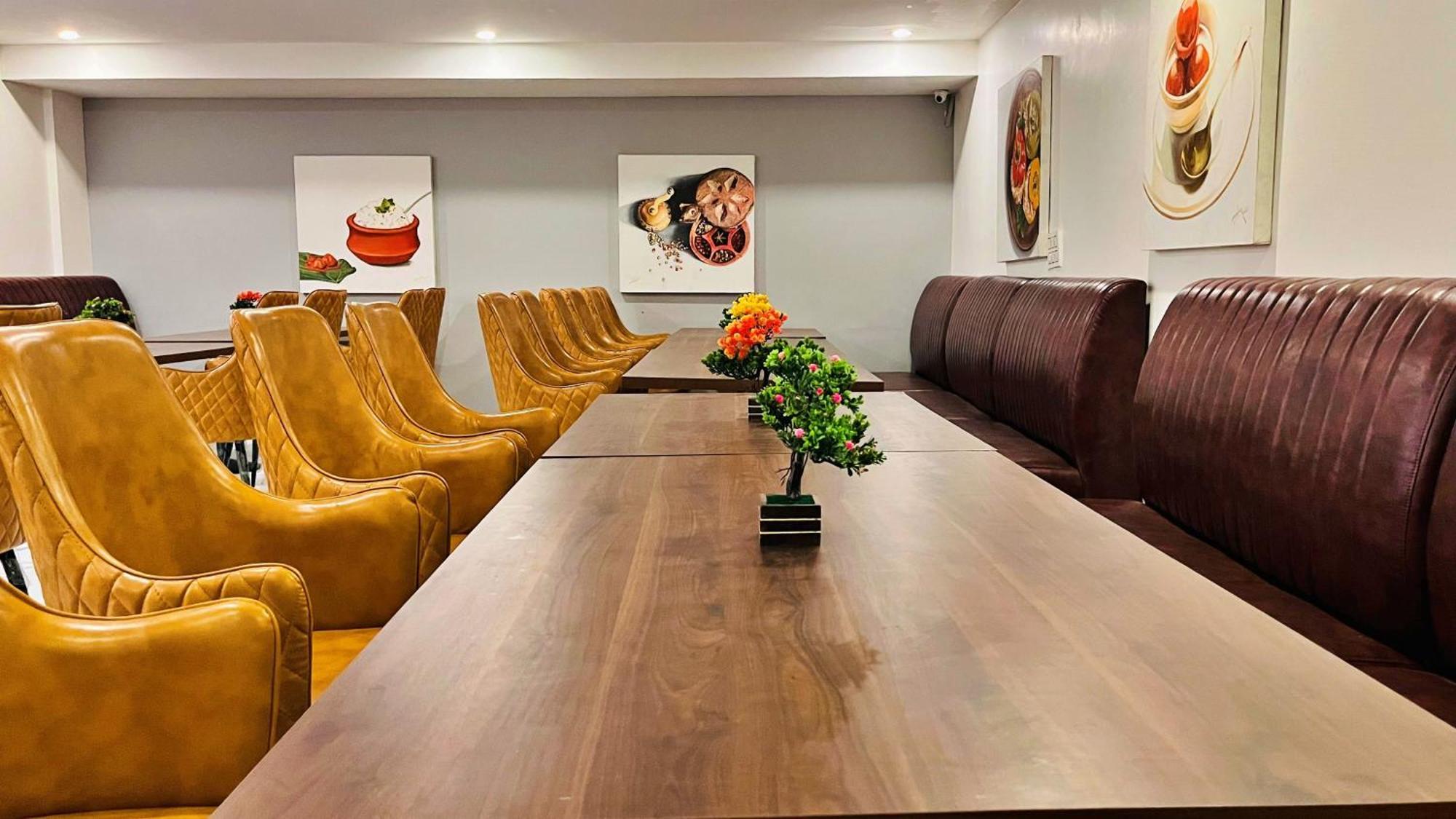 Aamantran Residency Hotel, Sohna Road, Sector 49, Gurugram Gurgáon Exteriér fotografie
