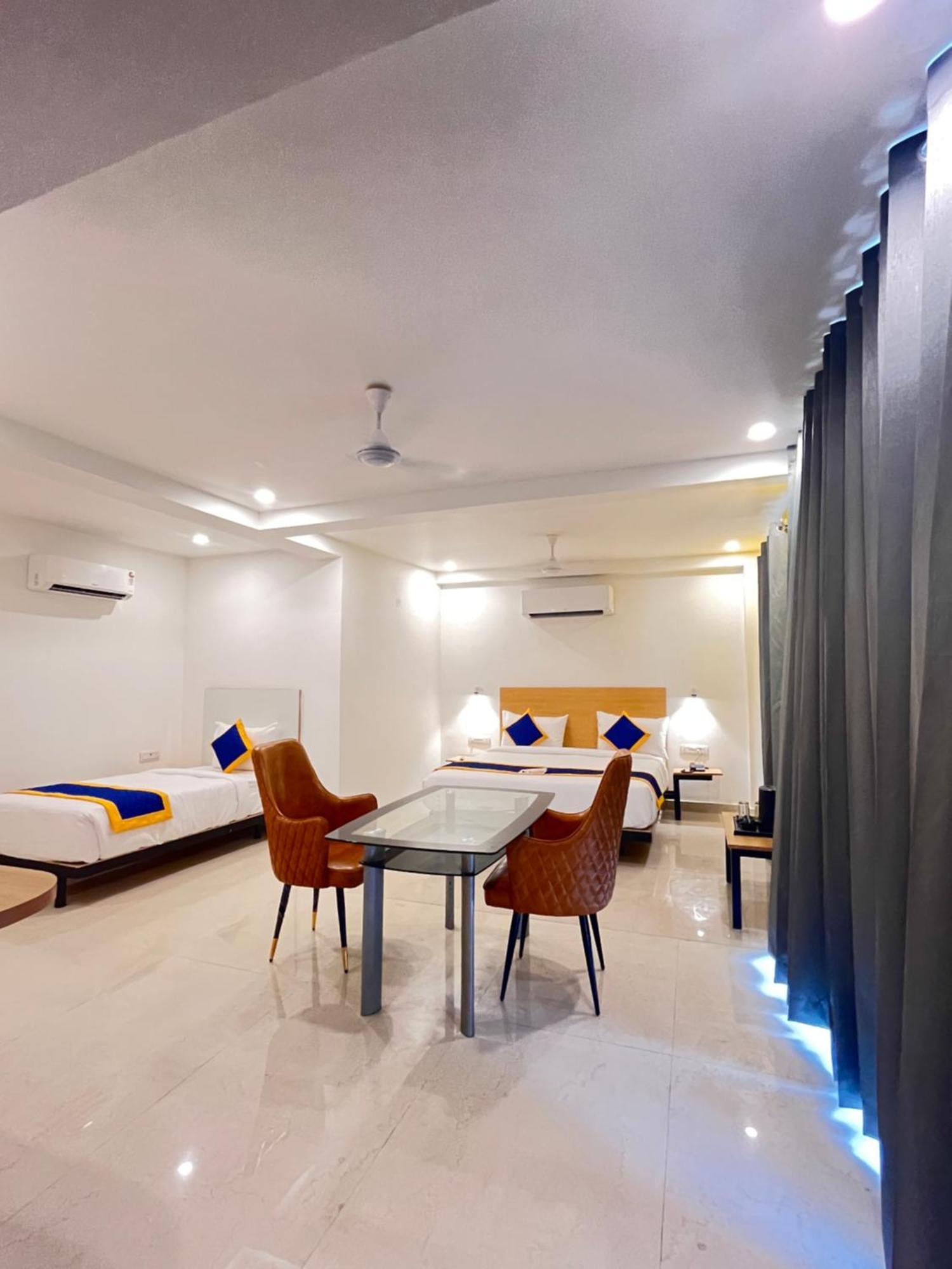 Aamantran Residency Hotel, Sohna Road, Sector 49, Gurugram Gurgáon Exteriér fotografie