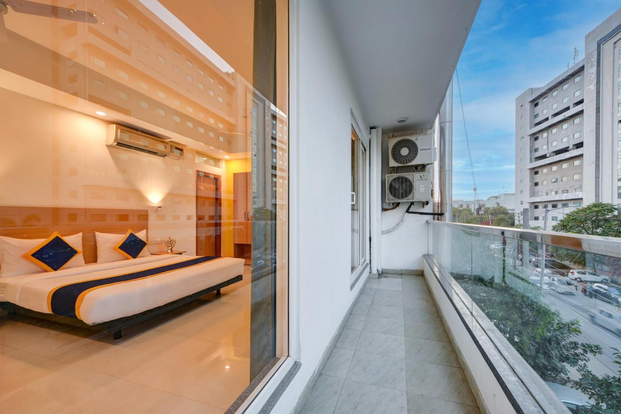 Aamantran Residency Hotel, Sohna Road, Sector 49, Gurugram Gurgáon Exteriér fotografie